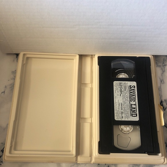 Savage Land (1994) VHS Dean Hamilton clamshell - Picture 3 of 3